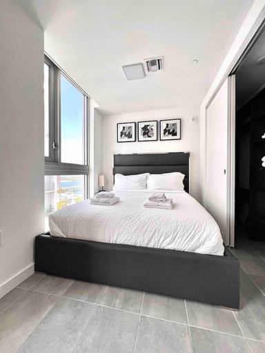 Bedroom 2, Modern Studio Downtown with Pool and Gym, Miami-Dade