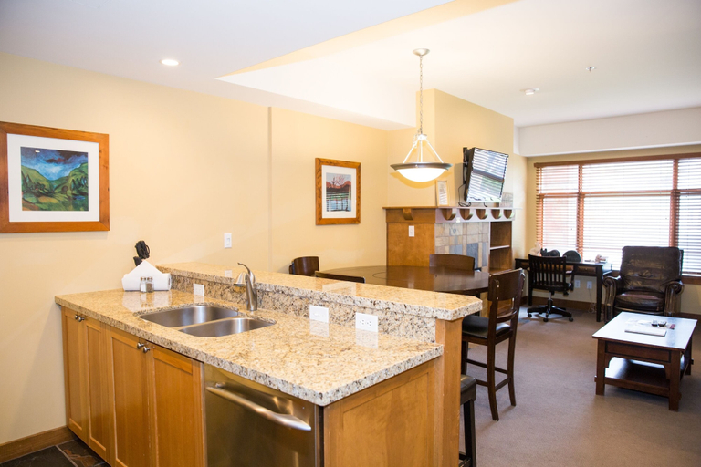 Private kitchen 4, Updated 2 Bedroom -Fireplace & Balcony by RedAwning, Summit
