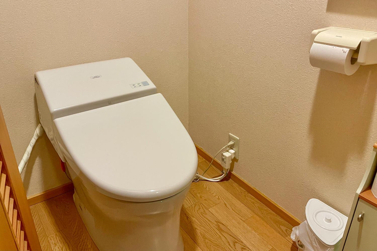 Bathroom 3, Koyasan Shukubo Fugenin, Kōya