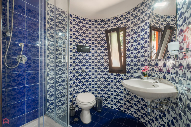 Shower 4, Stunning seaview villa, Palermo
