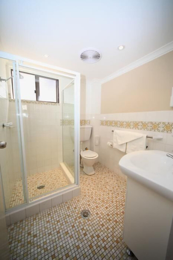 Bathroom 4, Bella Villa Motor Inn, Great Lakes