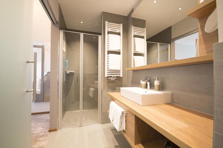 Bathroom 4, Hotel Restaurant zur Marienburg, Cochem-Zell
