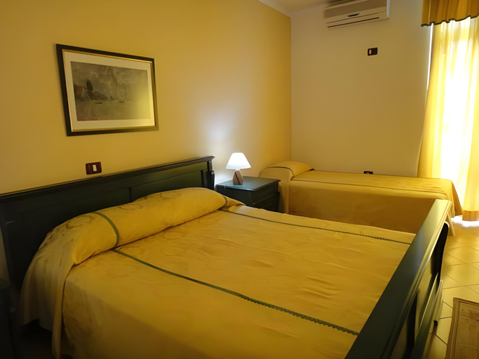 Bedroom 3, HOTEL VILA BELVEDERE, Durrësit