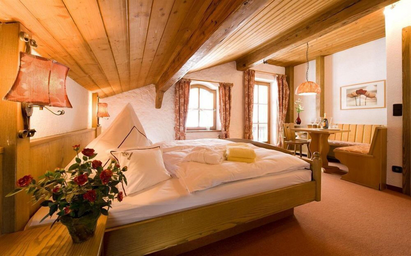 Bedroom 4, Landhotel Binderhausl, Traunstein