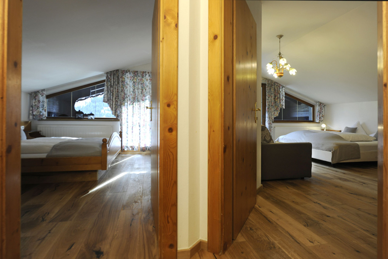 Bedroom 3, Hotel Bergjuwel, Innsbruck Land