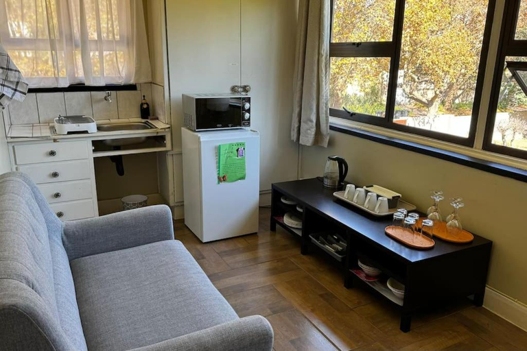 Others 5, Houghton House Suites, City of Johannesburg
