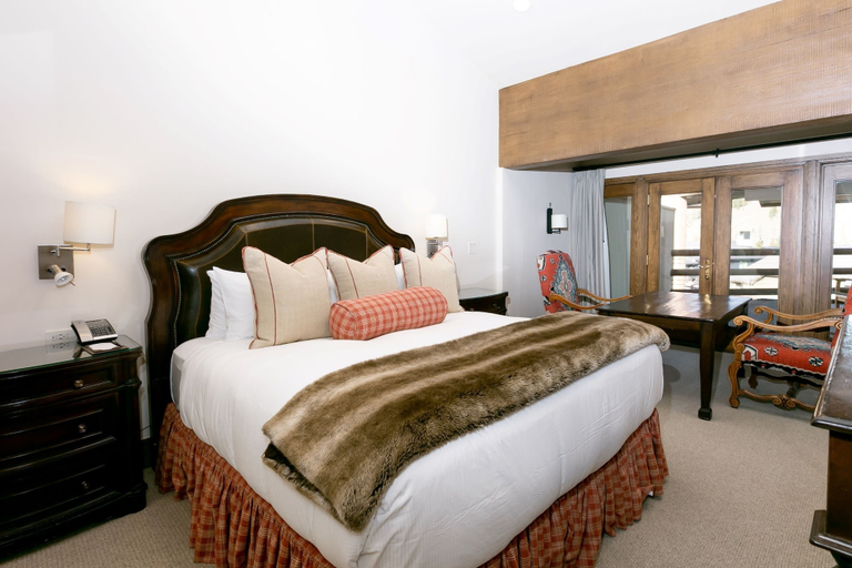 Room 3, Bald Eagle Two Bedroom 2 Apartment Hotel by RedAwning, Summit