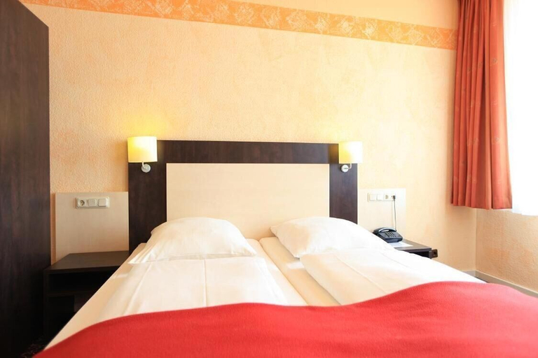 Bedroom 3, Adesso Hotel, Kassel