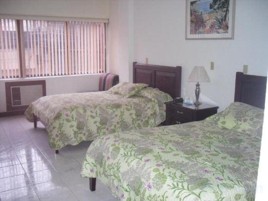 Others 5, Hotel Excelsior, Distrito Central