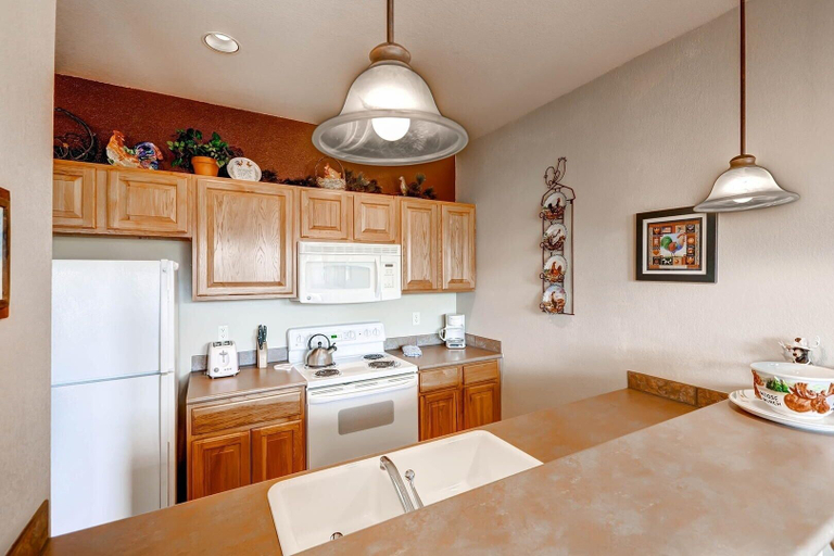 Private kitchen 3, Tarn Landing C-5 1 Bedroom Condo by RedAwning, Summit
