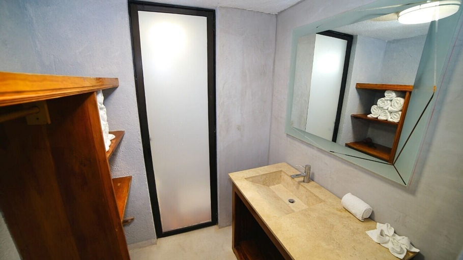 Bathroom 5, Zihua Mia Hotel Boutique, José Azueta