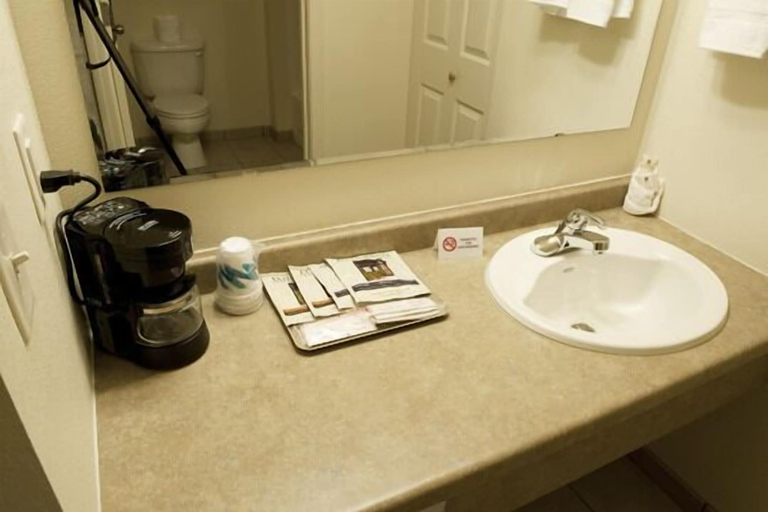 Bathroom 5, Cody Legacy Inn & Suites, Park