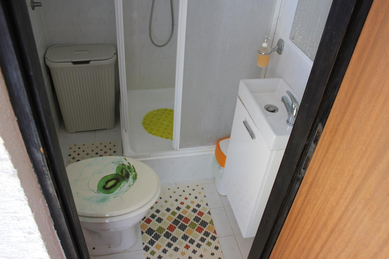 Bathroom 2, Apartments Hella, Vir