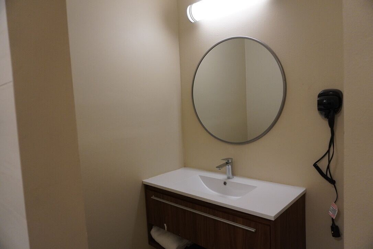 Bathroom 5, Rose Garden Inn, Santa Barbara
