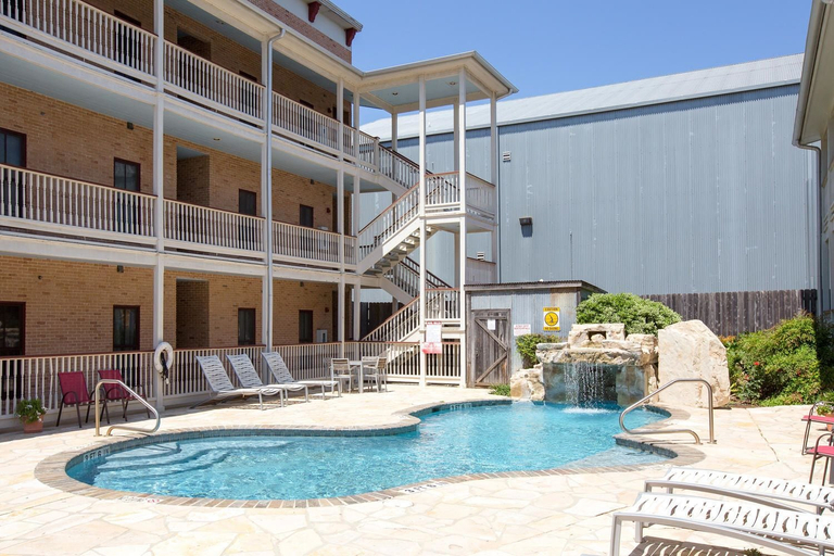 Outdoor pool 5, Rio Hacienda Vg306 3 Bedroom Condo by RedAwning, Comal