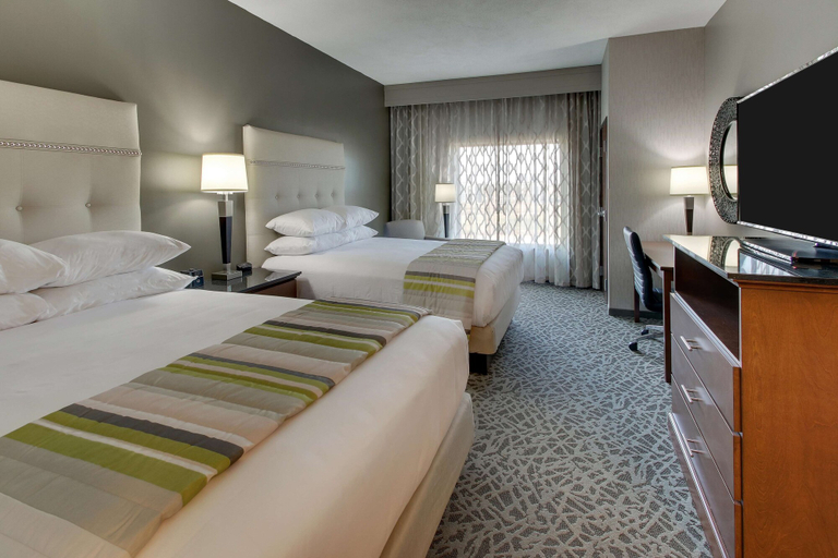 Bedroom 3, Drury Inn & Suites Columbus Polaris, Delaware
