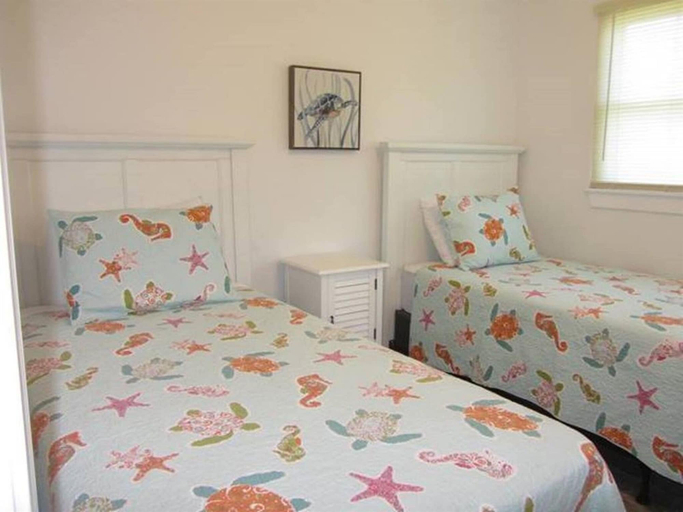 Room 5, Two By The Sea-a 2 Bedroom Cottage by RedAwning, Dare