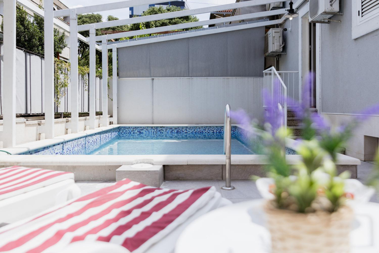 Others 3, Holiday home with pool, Split