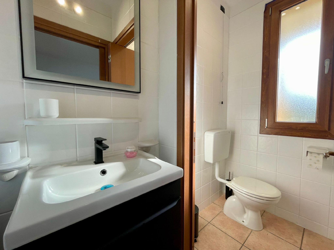 Bathroom 3, Modern Residence with Pool Near Caorle - Villa with Private Garden, Venezia
