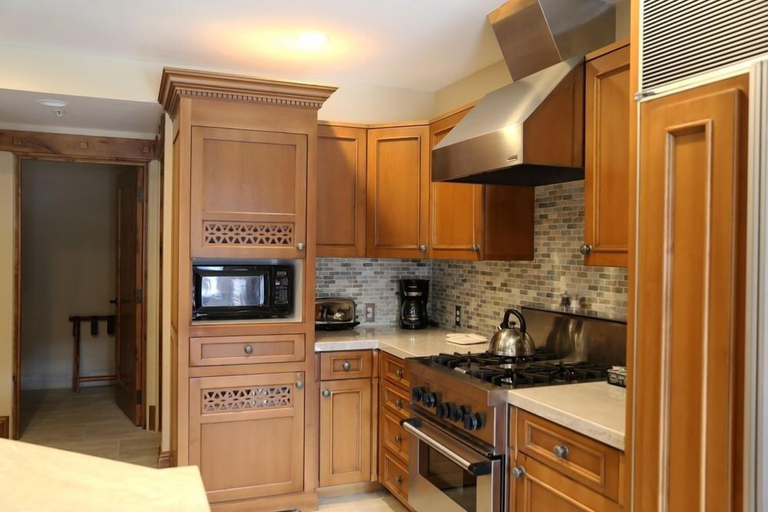 Private kitchen 5, Deluxe Studio Hotel Room by RedAwning, Summit