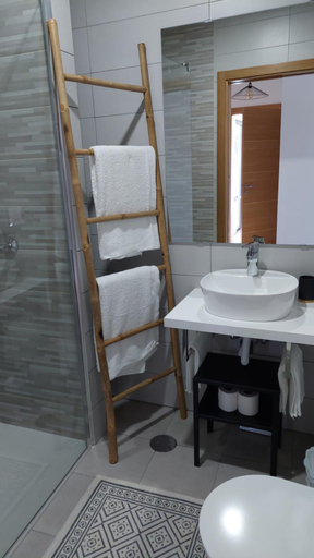 Bathroom 3, Quinta de Cerdeiro, Castro Daire