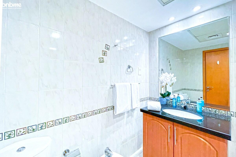 Bathroom 4, bnbmehomes |Enjoy seeing the Luxury Yachts - B67, Dubai