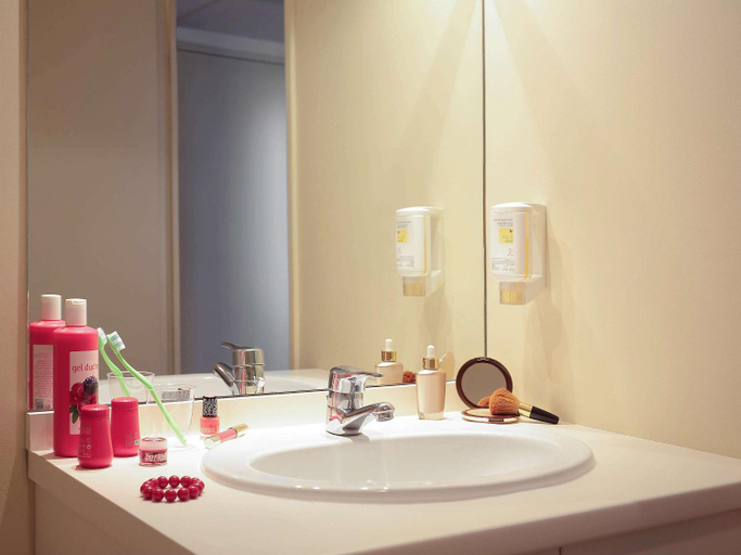 Bathroom 4, Adagio Access Avignon Aparthotel , Vaucluse