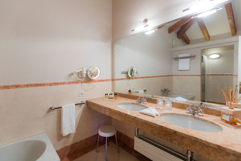 Bathroom 5, Parkhotel Delta Wellbeing Resort Ascona, Locarno