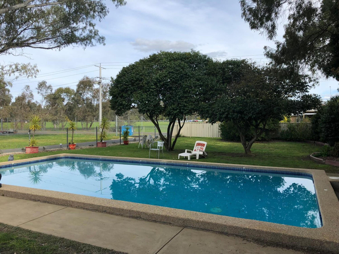 Others 5, Wattle Motel, Mitchell - North