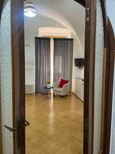 Others 5, Maison Sosò, Napoli