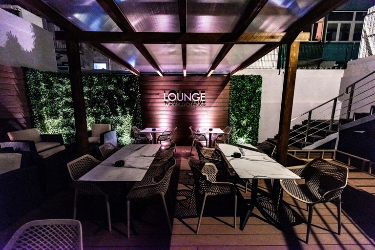 Food & Drinks