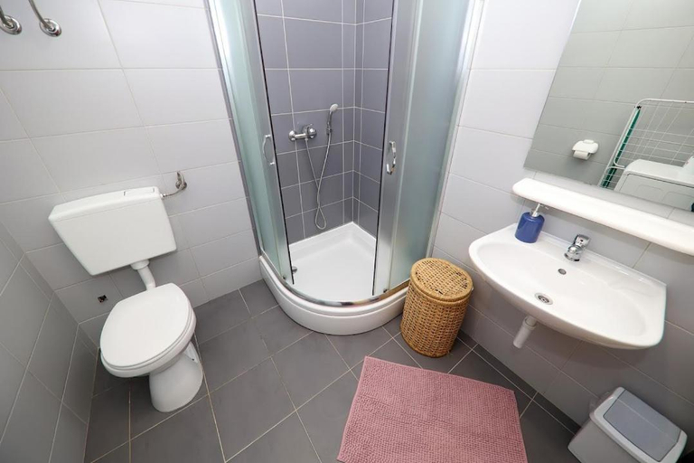Bathroom 3, Apartments Kate, Murter