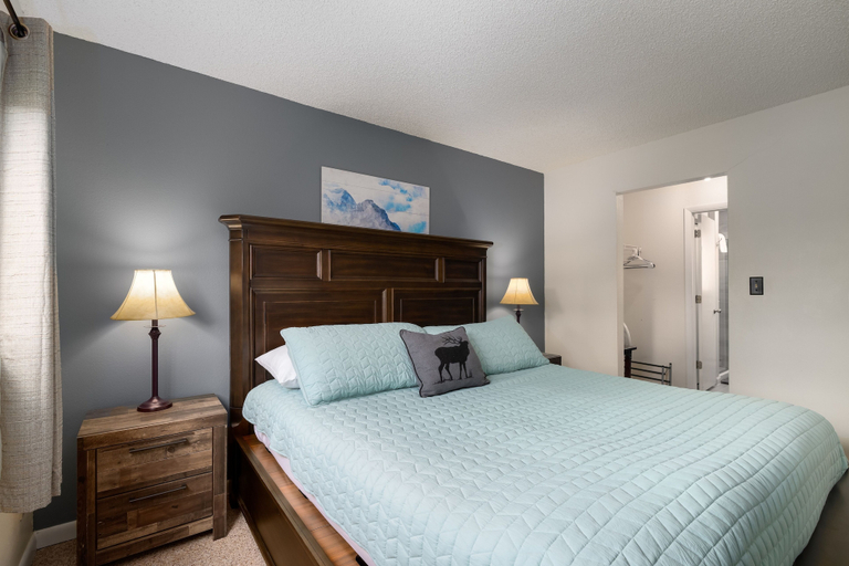 Room 5, Shadow Run C303 2 Bedroom Condo by RedAwning, Routt