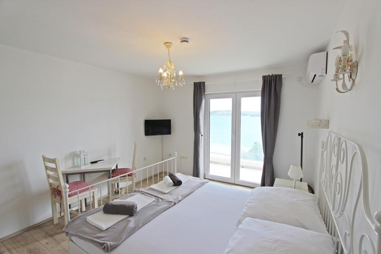 5, Villa Danica Murter, Murter