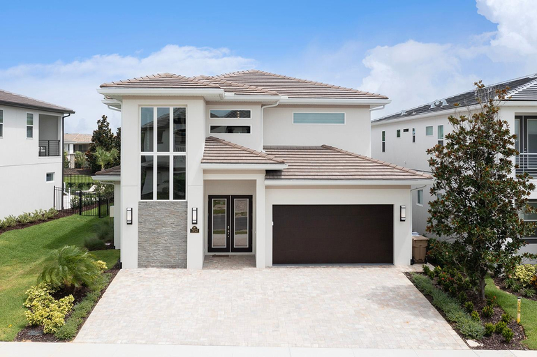 Exterior & Views