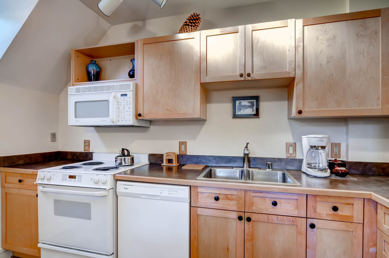 Private kitchen 2, Silver Mill 8289, Summit