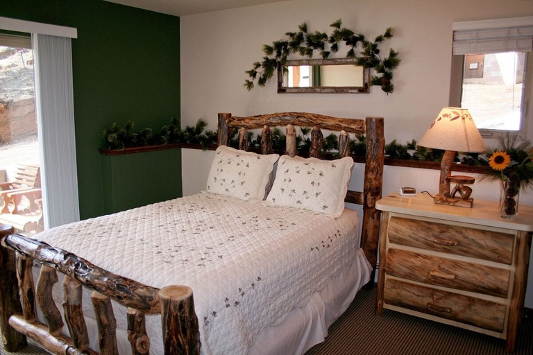 Bedroom, Lazy R Cottages: 16b 1 Bedroom Cabin, Larimer