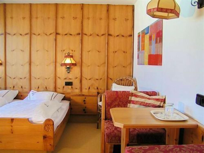 Bedroom 2, Landhotel Binderhausl, Traunstein