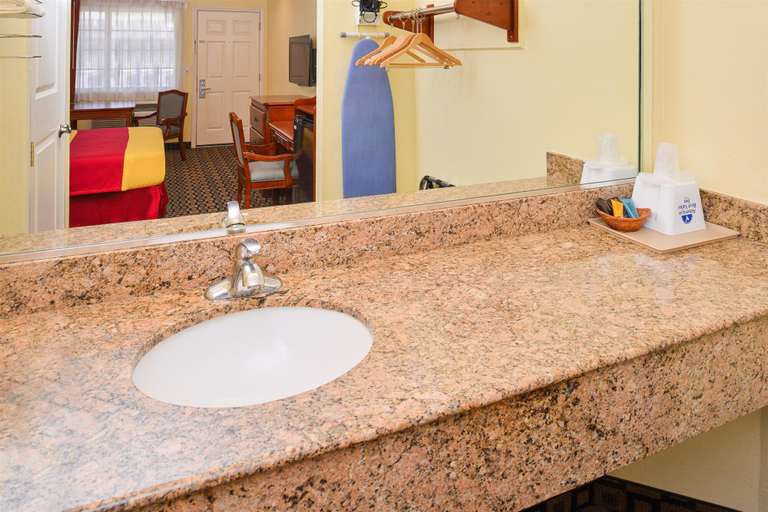 Bathroom 5, Americas Best Value Inn & Suites San Bernardino, San Bernardino