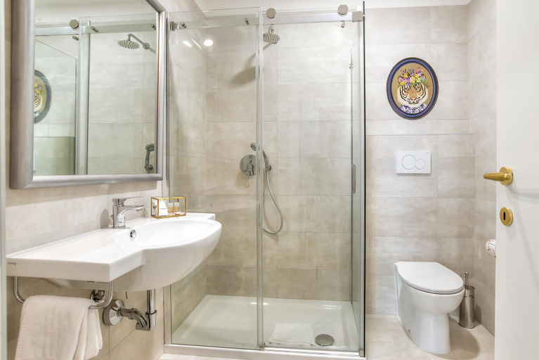 Bathroom 3, Hotel Paba, Roma