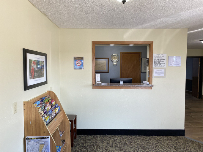 Reception, Campus Inn Motel, Sauk