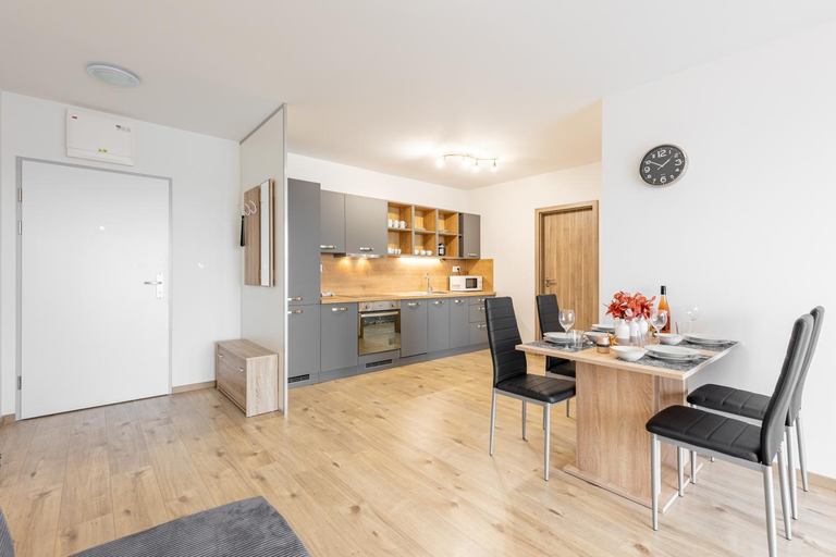Others 2, Sunny Haven: Modern 2BR,Garage, WiFi,Stream, Bratislava III
