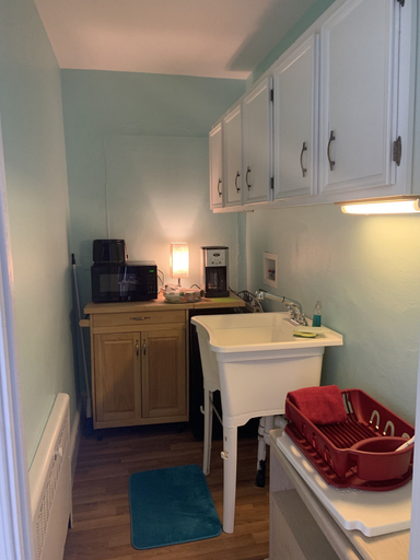 Private kitchen 5, Cozy Suite - Pet Friendly, Beach Side 1 Bedroom Apts by RedAwning, Norfolk