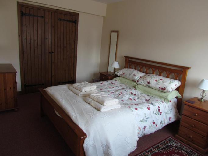 2, Prestwick Byre, Surrey