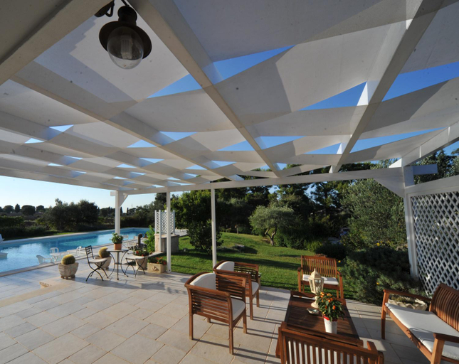 Food & Drinks, CASA NEL VERDE CON GIARDINO E PISCINA PRIVATA, Bari