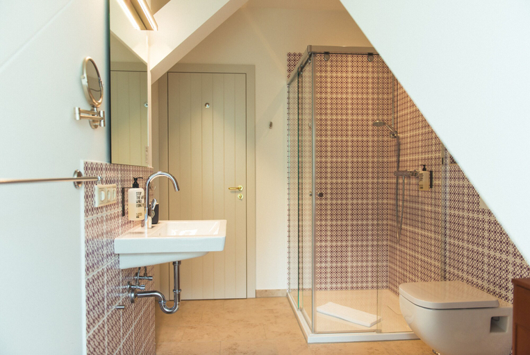 Bathroom 5, Luis Stadl, Regensburg