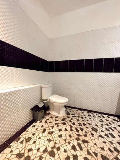 Bathroom 3, HI5 Kuta, Lombok