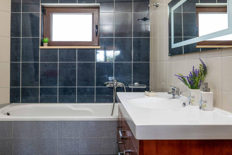 Bathroom 2, Villa Lemonia Platanias, Crete
