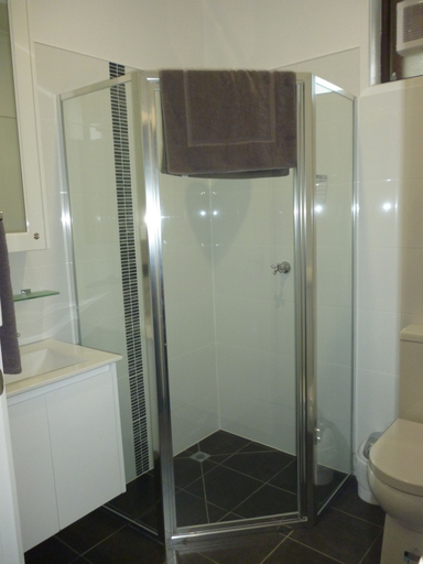 Bathroom 4, Otway Gate Motel, Colac-Otway - Colac