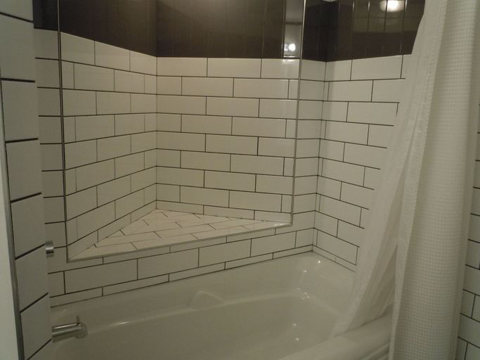 Bathroom 5, L'Auberge du Lac Saint-Pierre, Francheville